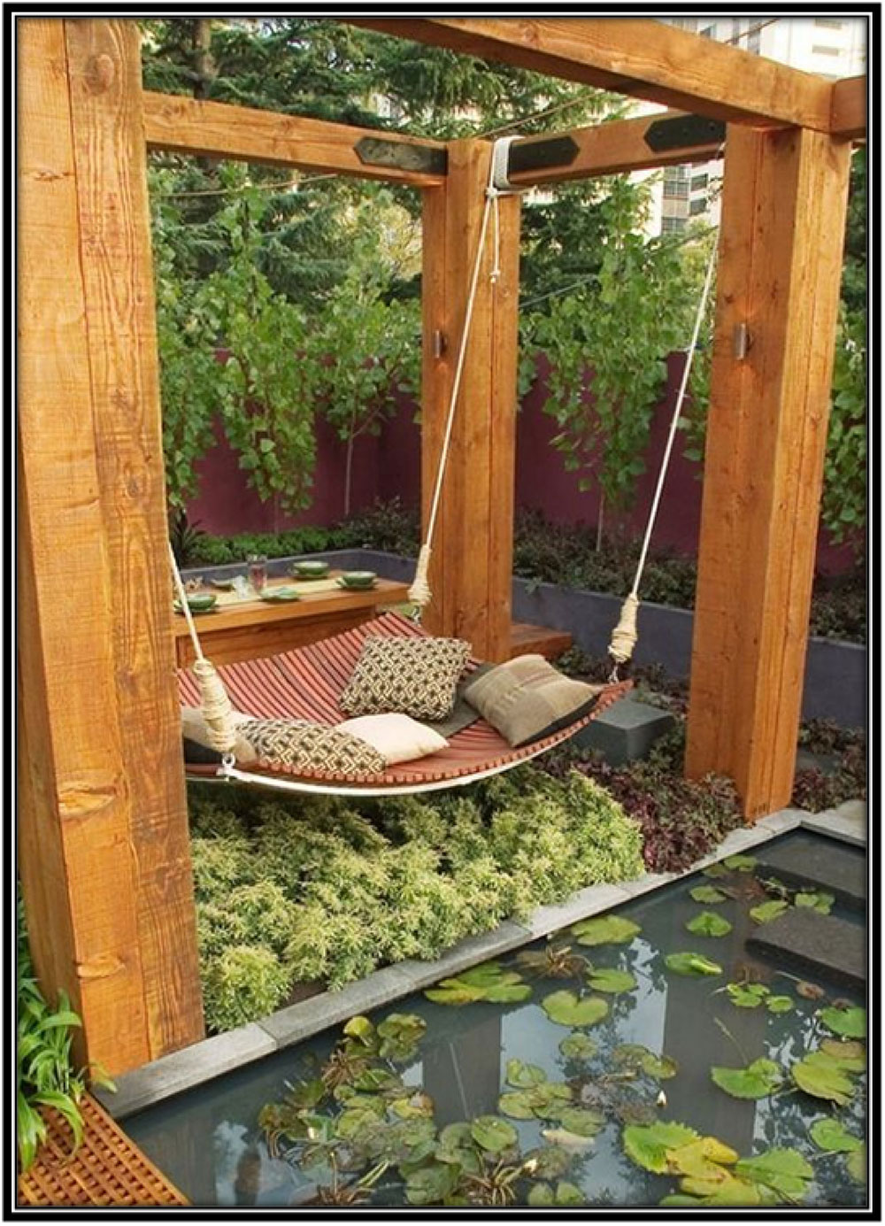 Hanging-bed-in-the-garden-Home-decor-ideas