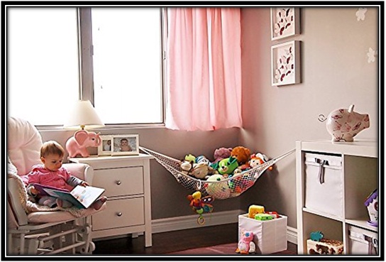 Toy storage hammock to hold the soft toys - home decor ideas